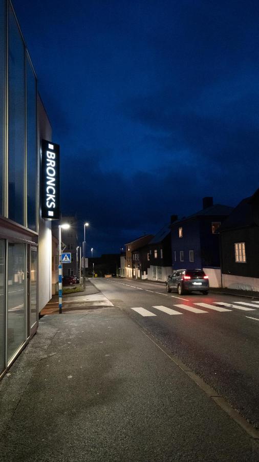 Broncks Apartment 2 - Modern 2-Bedroom In The Heart Of Tórshavn Eksteriør bilde